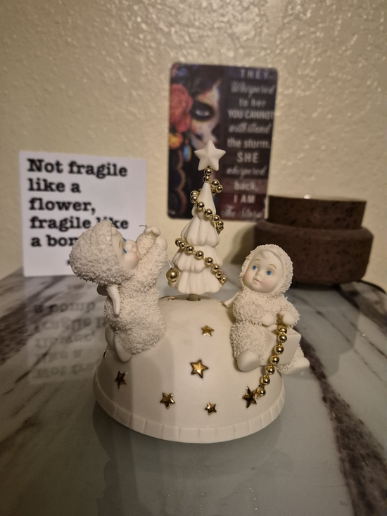 Department 56 Other - Snowbabies "Trimming The Tree" Music Box